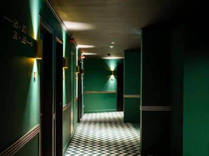 Yalo Urban Boutique Hotell