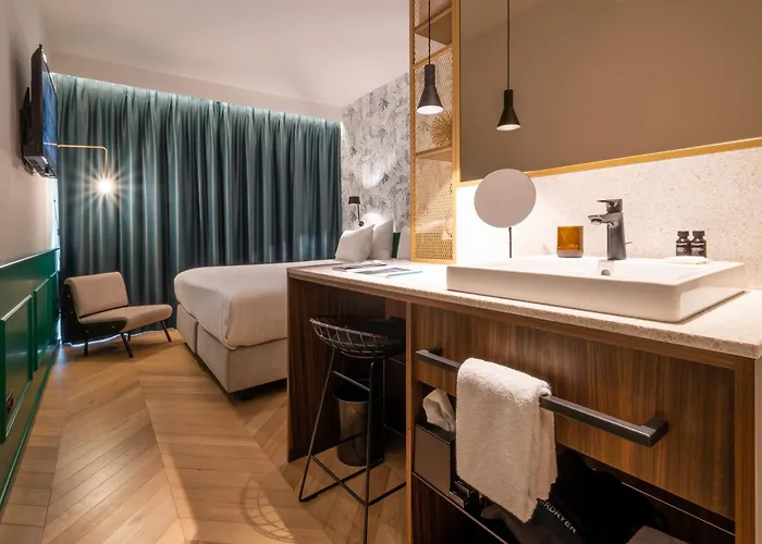 Yalo Urban Boutique Hotell