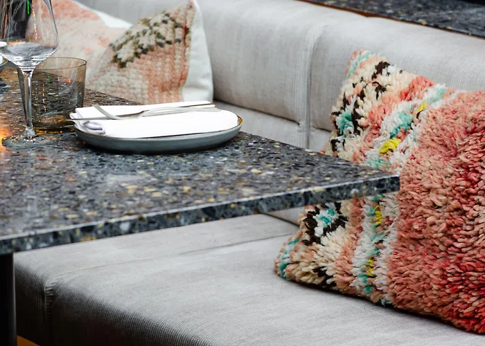 Yalo Urban Boutique Гент