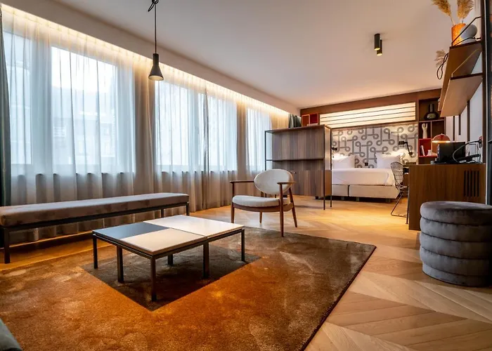 Yalo Urban Boutique 4*